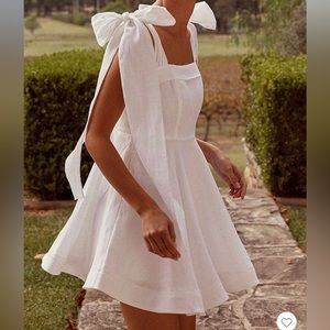 DISSH AISLE WHITE LINEN BOW MINI DRESS